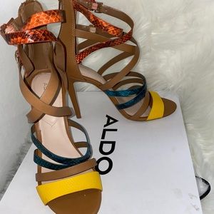 Pre- loved Aldo Valencia heel size 8.5